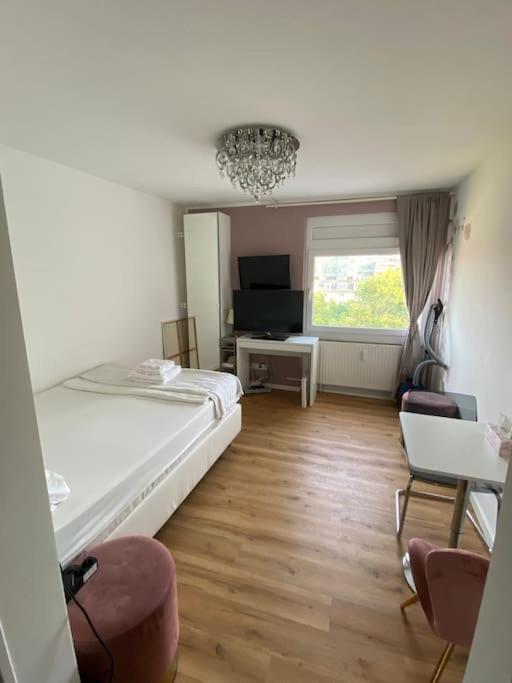 Schoene, Kleine, Gemuetliche Wohnung - Stadtmitte マインツ エクステリア 写真